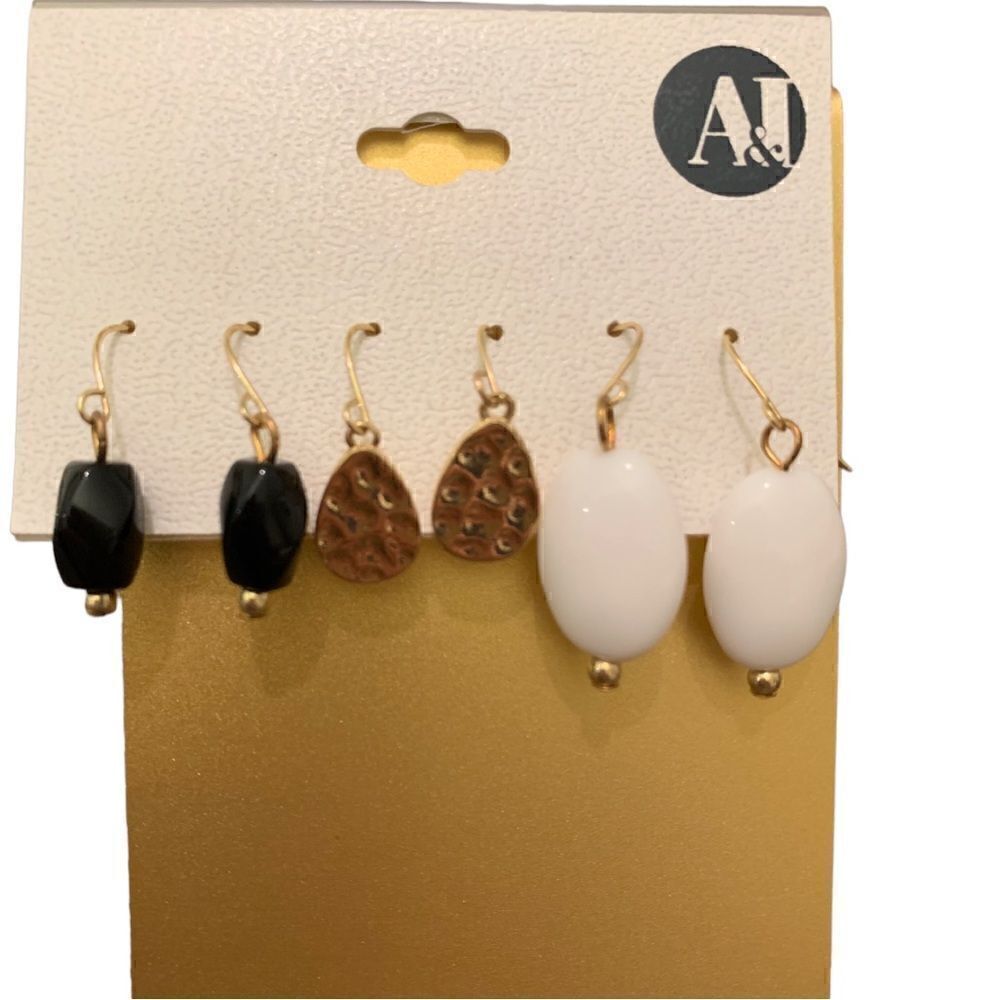 🌼🌼A&I earrings. NWT  🌼🌼 